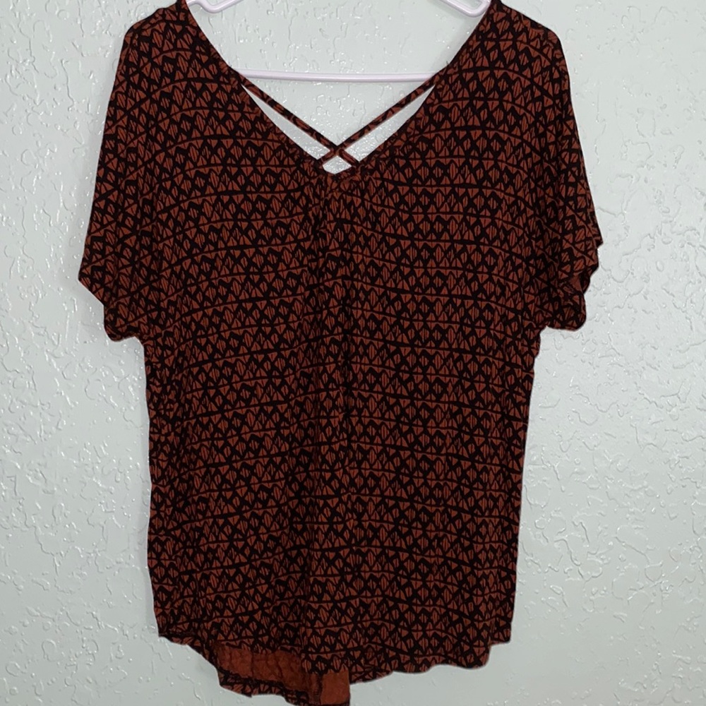 Medium Apt 9 tee $9